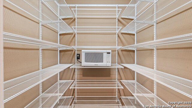 Listing photo id 20 for 9521 Sumac  