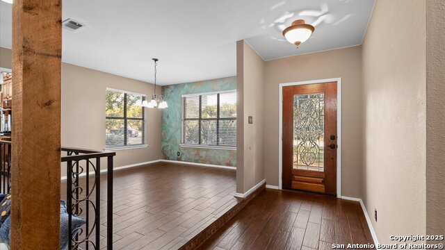 Listing photo id 1 for 9521 Sumac  