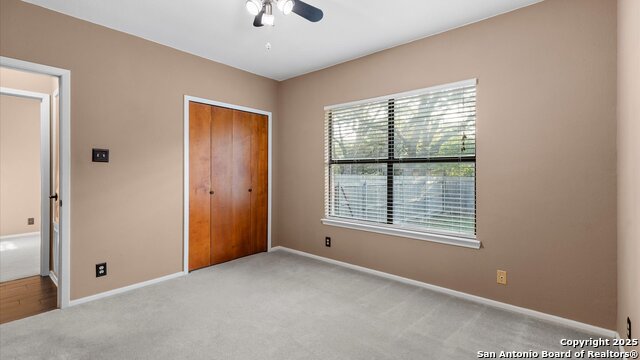 Listing photo id 29 for 9521 Sumac  