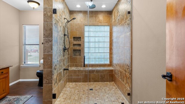 Listing photo id 30 for 9521 Sumac  