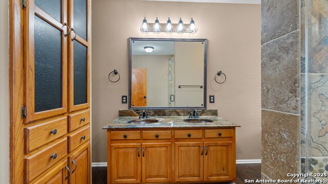 Listing photo id 31 for 9521 Sumac  