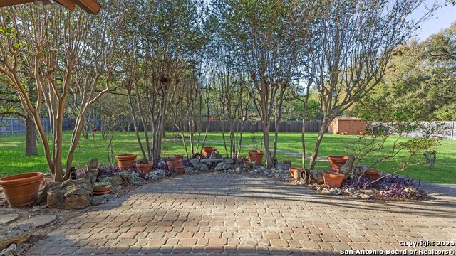 Listing photo id 37 for 9521 Sumac  