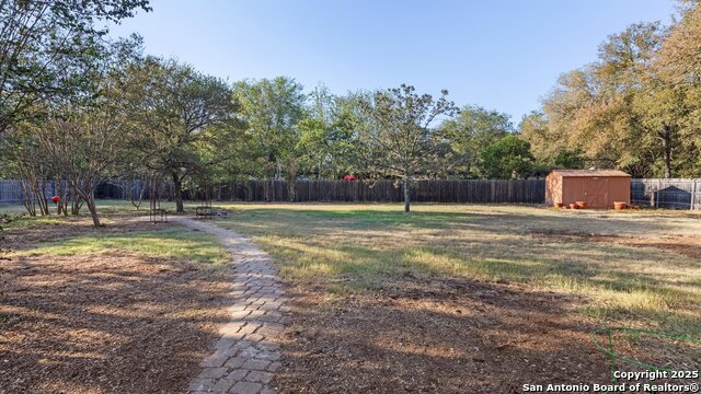 Listing photo id 40 for 9521 Sumac  