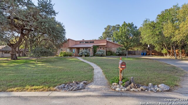 Listing photo id 45 for 9521 Sumac  