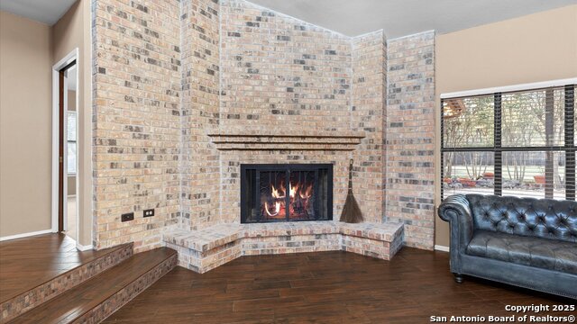 Listing photo id 5 for 9521 Sumac  