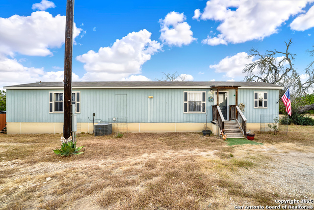 Image 17 of 19 For 572 River Bluff