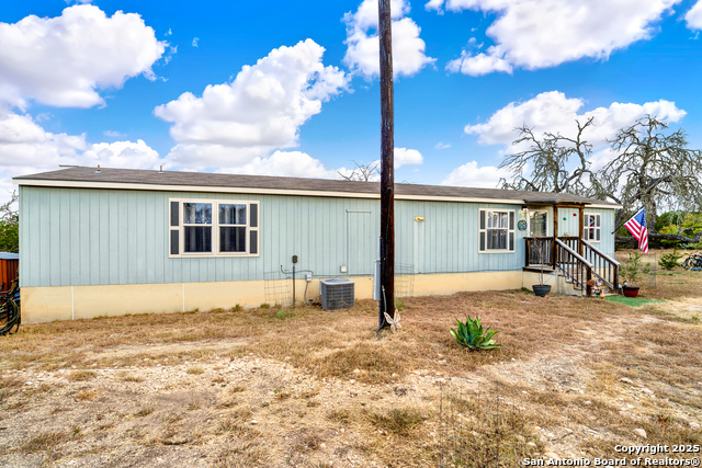 Image 18 of 19 For 572 River Bluff