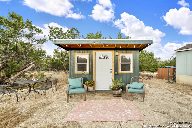 Image 4 of 19 For 572 River Bluff