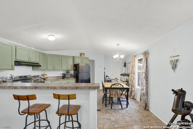 Image 8 of 19 For 572 River Bluff