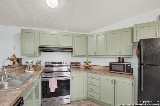 Image 9 of 19 For 572 River Bluff