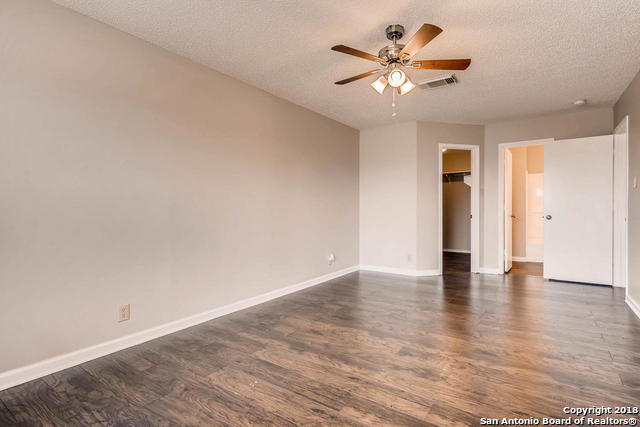 Listing photo id 10 for 6143 Lyndell Spring