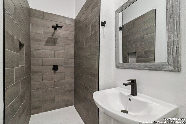 Image 27 of 58 For 622 Denver