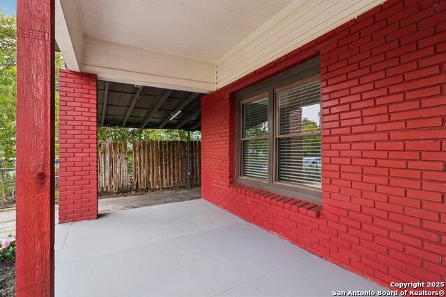 Image 6 of 58 For 622 Denver