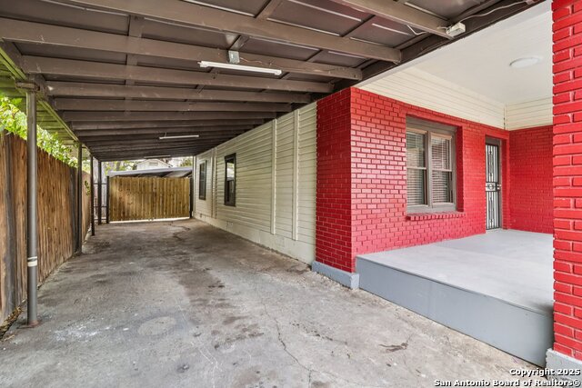 Image 8 of 58 For 622 Denver