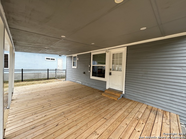 Image 4 of 57 For 415 Helena