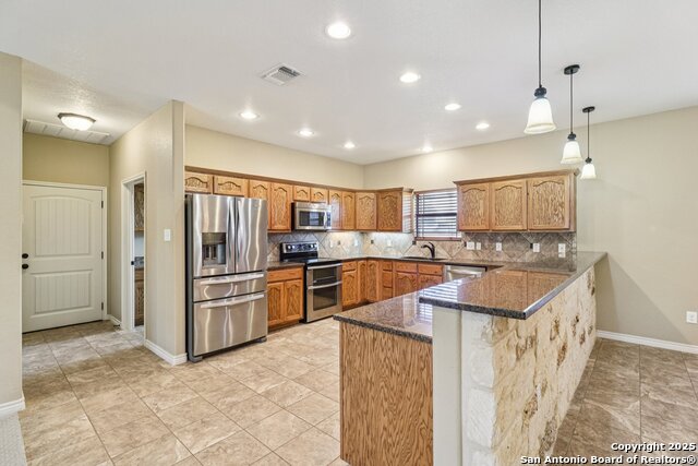 Image 16 of 50 For 100 Fairway