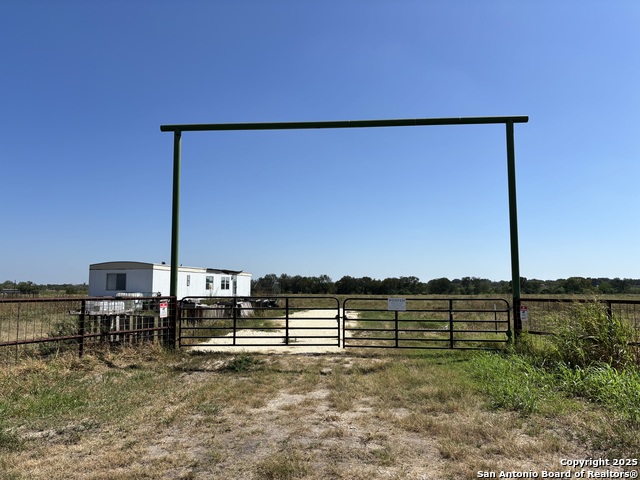 Details for 1205 Hwy 173, Devine, TX 78016
