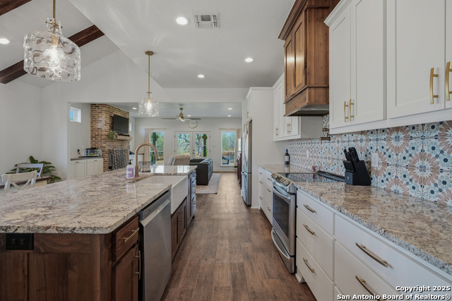 Listing photo id 7 for 1459 County Road 120