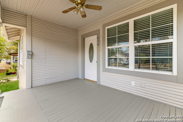 Listing photo id 0 for 2634 Houston E