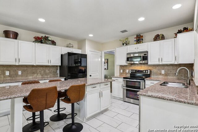 Listing photo id 14 for 24706 Twin Arrows