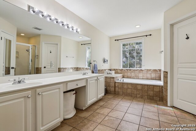 Listing photo id 40 for 24706 Twin Arrows