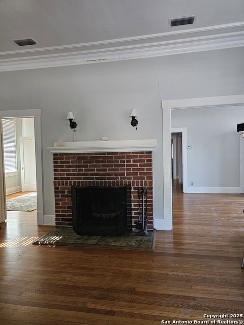 Listing photo id 2 for 501 Adams  