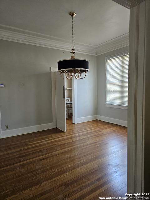 Listing photo id 3 for 501 Adams  