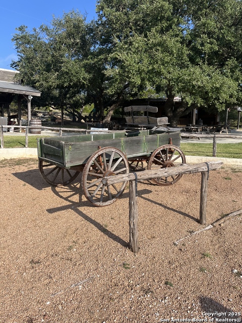 Image 21 of 49 For 4664 Rocky  