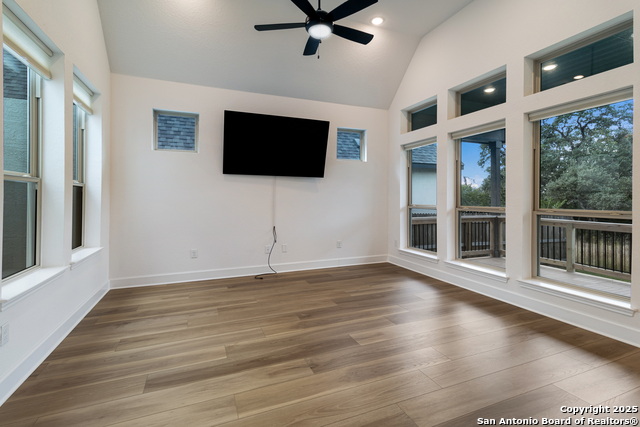 Image 11 of 26 For 1714 Dunvegan