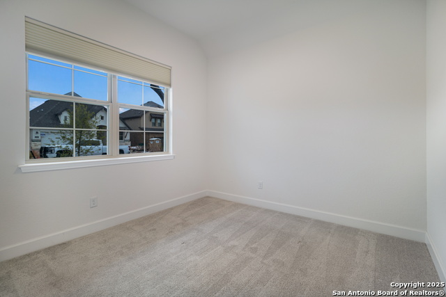 Image 17 of 26 For 1714 Dunvegan