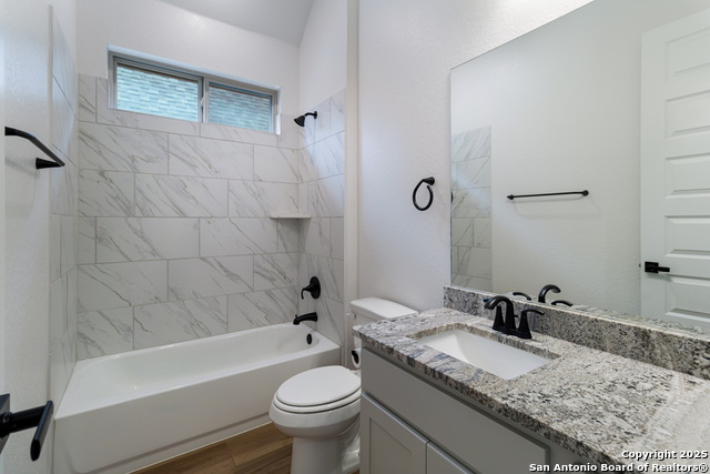 Image 18 of 26 For 1714 Dunvegan