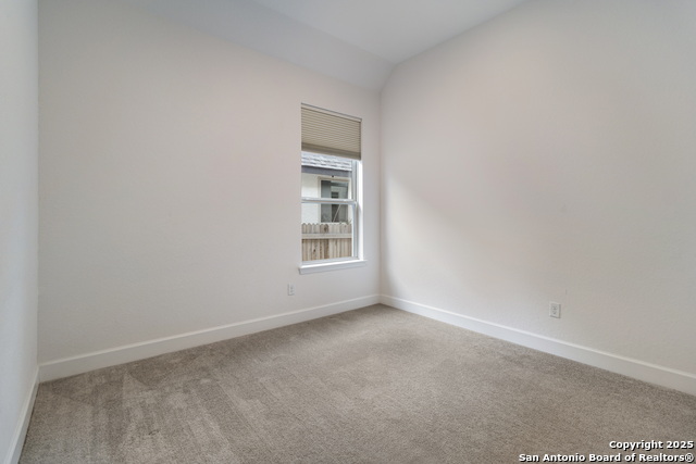 Image 19 of 26 For 1714 Dunvegan