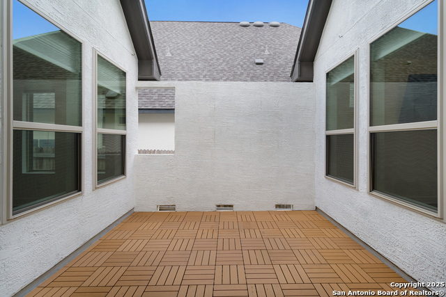 Image 23 of 26 For 1714 Dunvegan