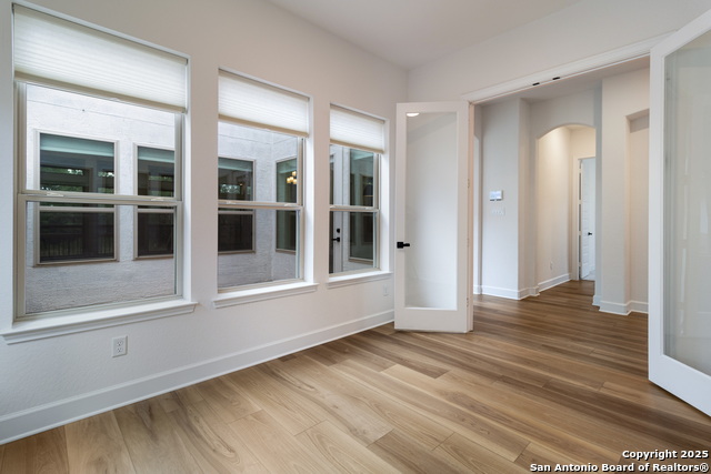 Image 5 of 26 For 1714 Dunvegan