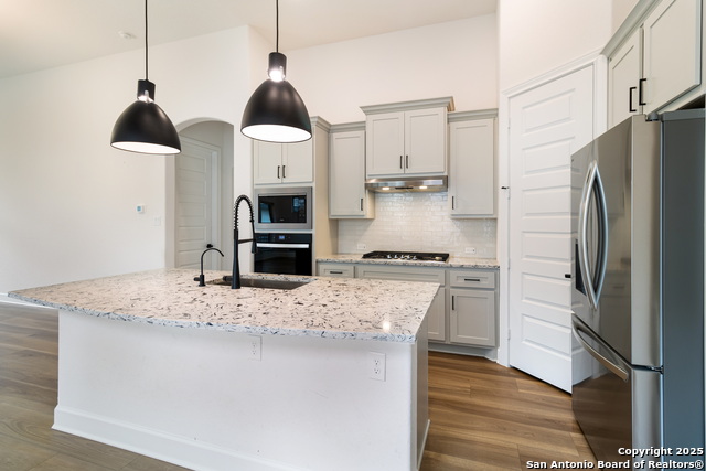 Image 8 of 26 For 1714 Dunvegan