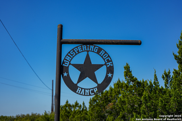 Listing photo id 0 for 1792 Sd 52300