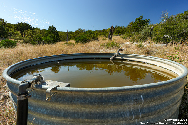 Listing photo id 25 for 1792 Sd 52300