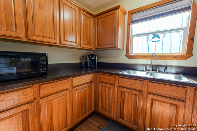 Listing photo id 4 for 1792 Sd 52300