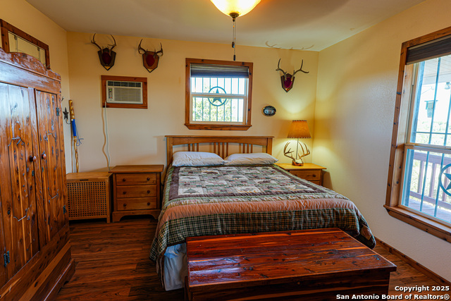 Listing photo id 5 for 1792 Sd 52300