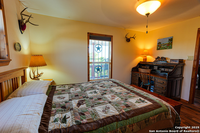 Listing photo id 6 for 1792 Sd 52300