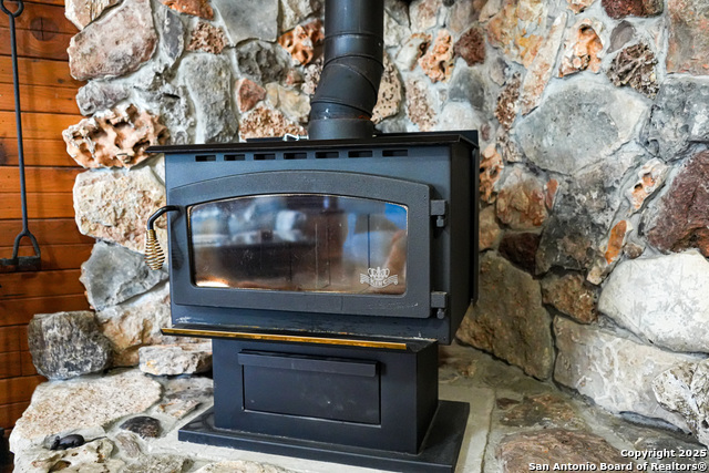 Listing photo id 7 for 1792 Sd 52300