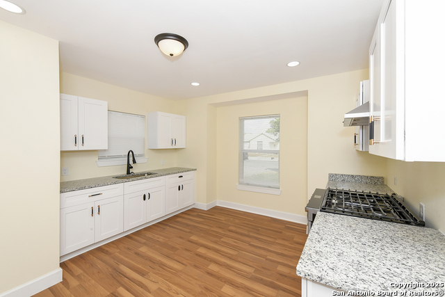 Image 11 of 28 For 1326 Lynwood W