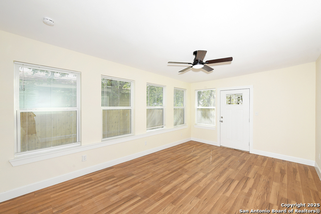 Image 16 of 28 For 1326 Lynwood W