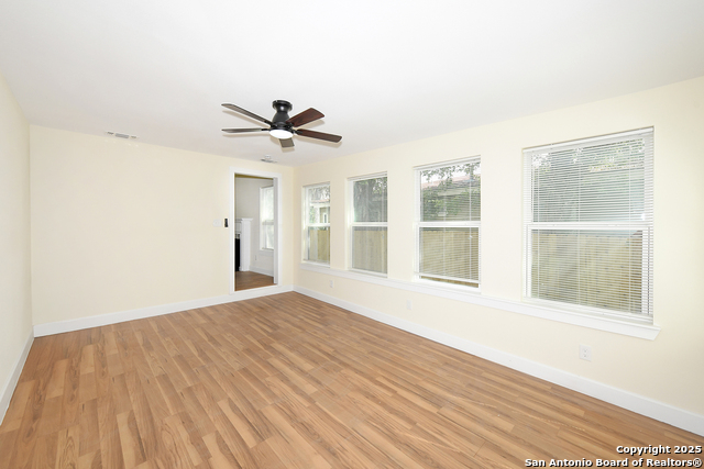 Image 18 of 28 For 1326 Lynwood W