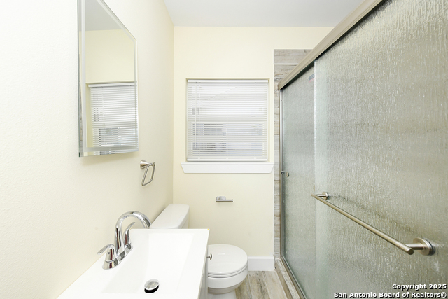 Image 21 of 28 For 1326 Lynwood W