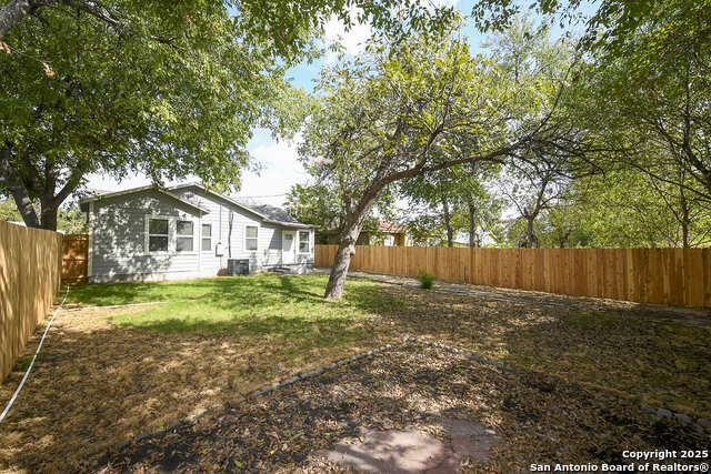 Image 28 of 28 For 1326 Lynwood W