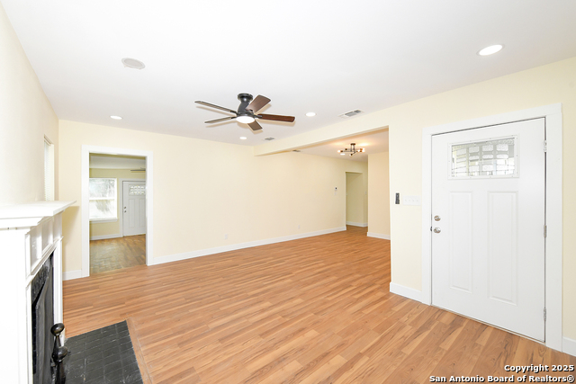 Image 5 of 28 For 1326 Lynwood W