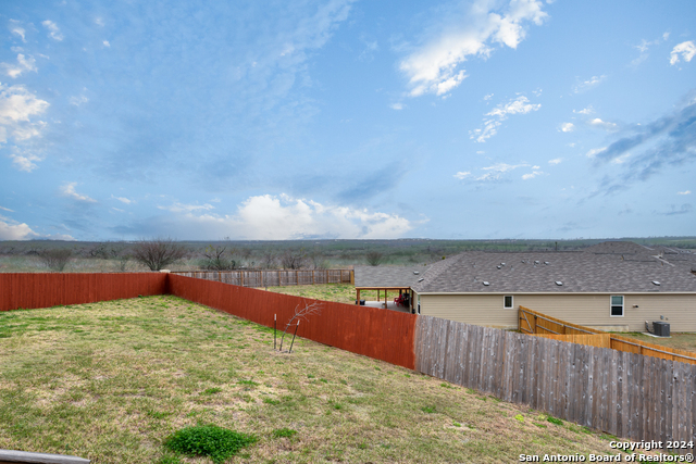 Listing photo id 15 for 10546 Midsummer Meadow