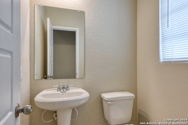 Listing photo id 1 for 10546 Midsummer Meadow