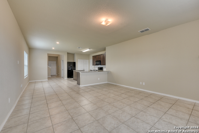 Listing photo id 4 for 10546 Midsummer Meadow